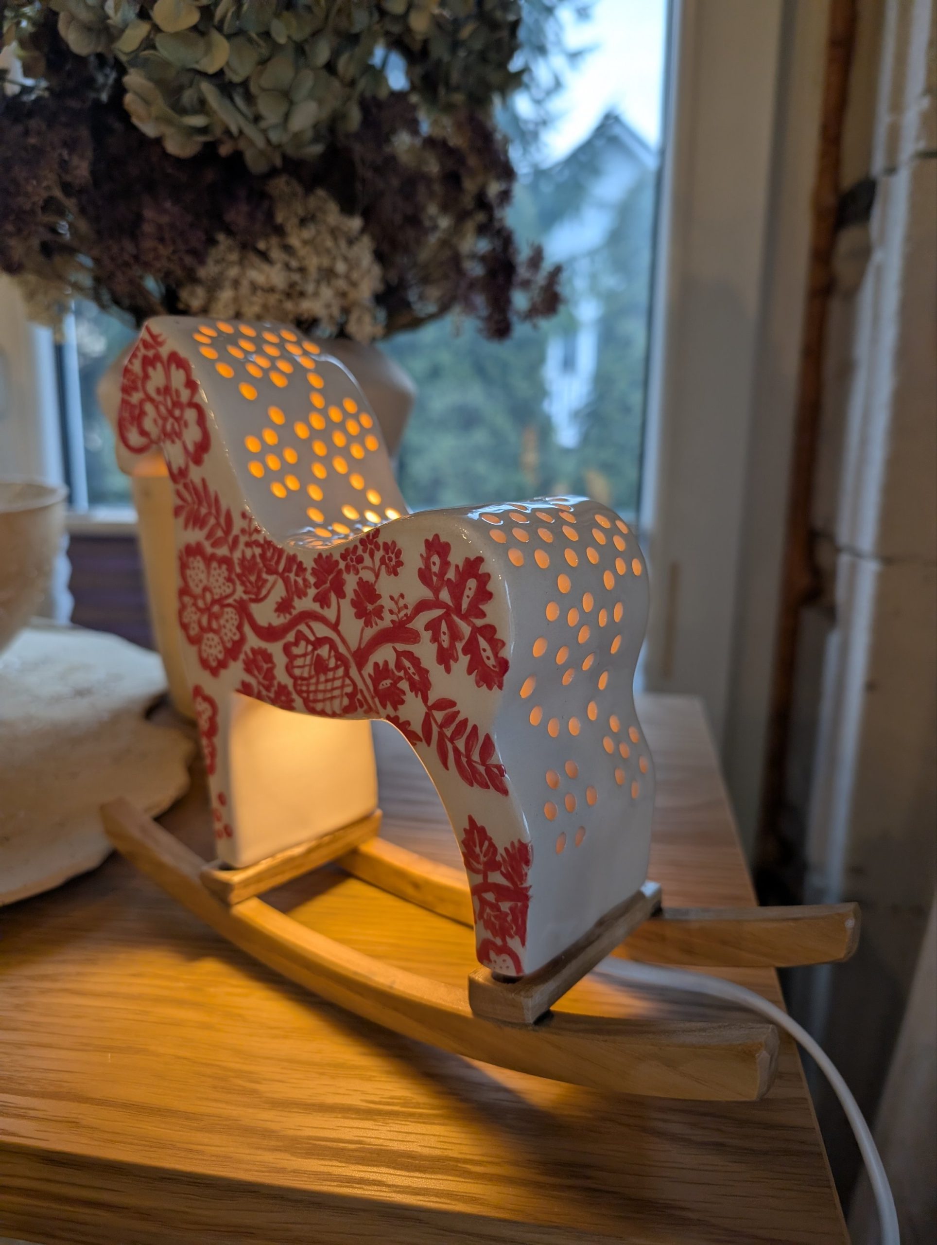 Ceramiczny konik na biegunach - obrazek 7