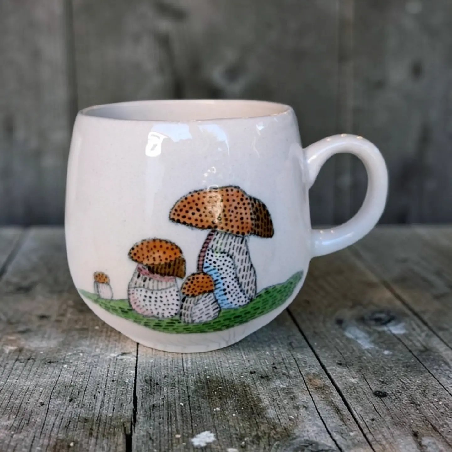 kubek ceramiczny "grzyby" - ilustrowana kolekcja jenienna